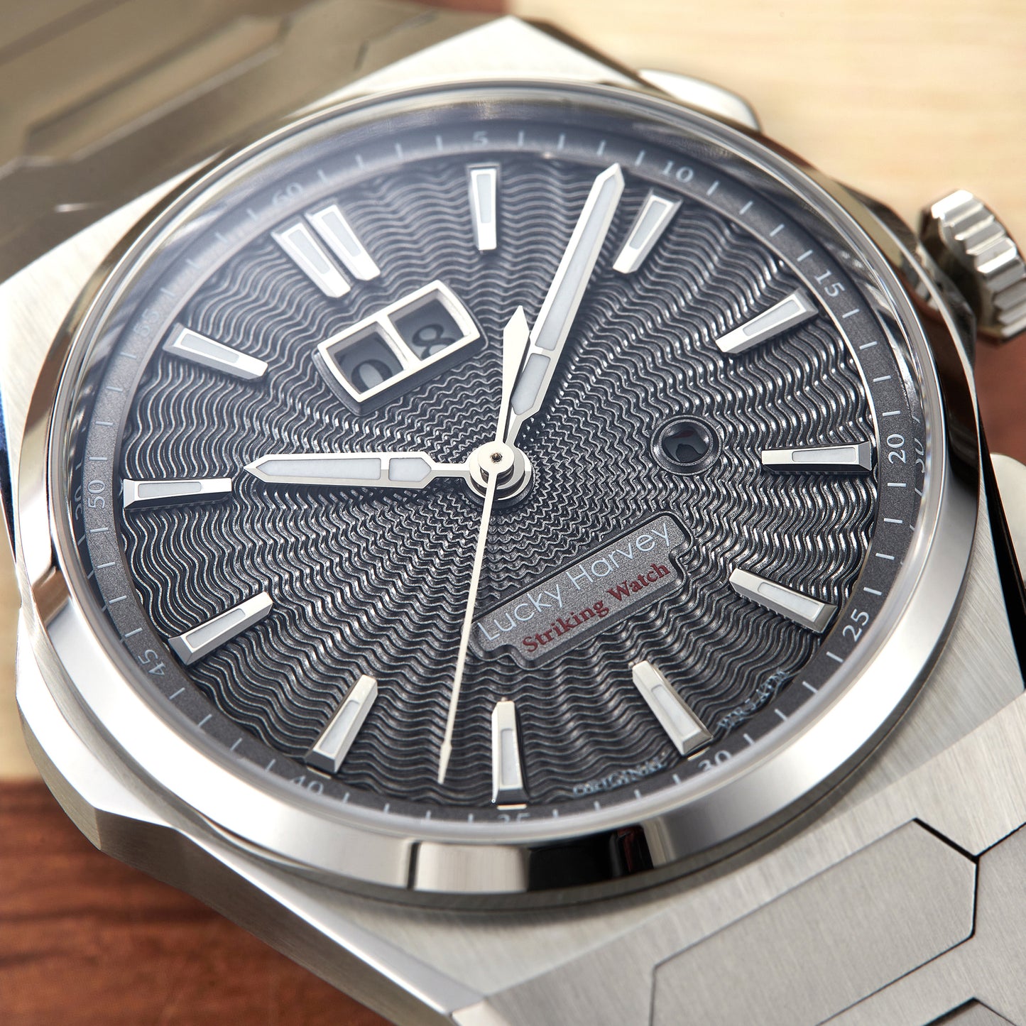 【Limited Edition】Sound Of Nature Guilloché Gold Dial Big Date Chiming Automatic Watch Lucky Harvey