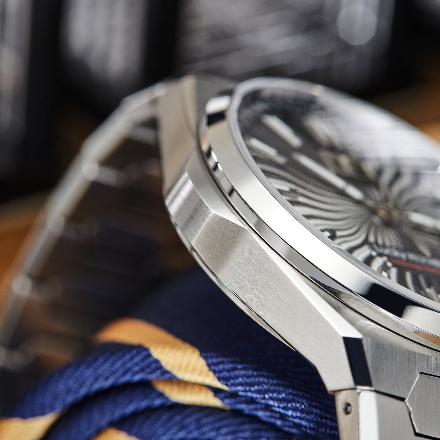 【Limited Edition】Sound Of Nature Guilloché Gold Dial Big Date Chiming Automatic Watch Lucky Harvey