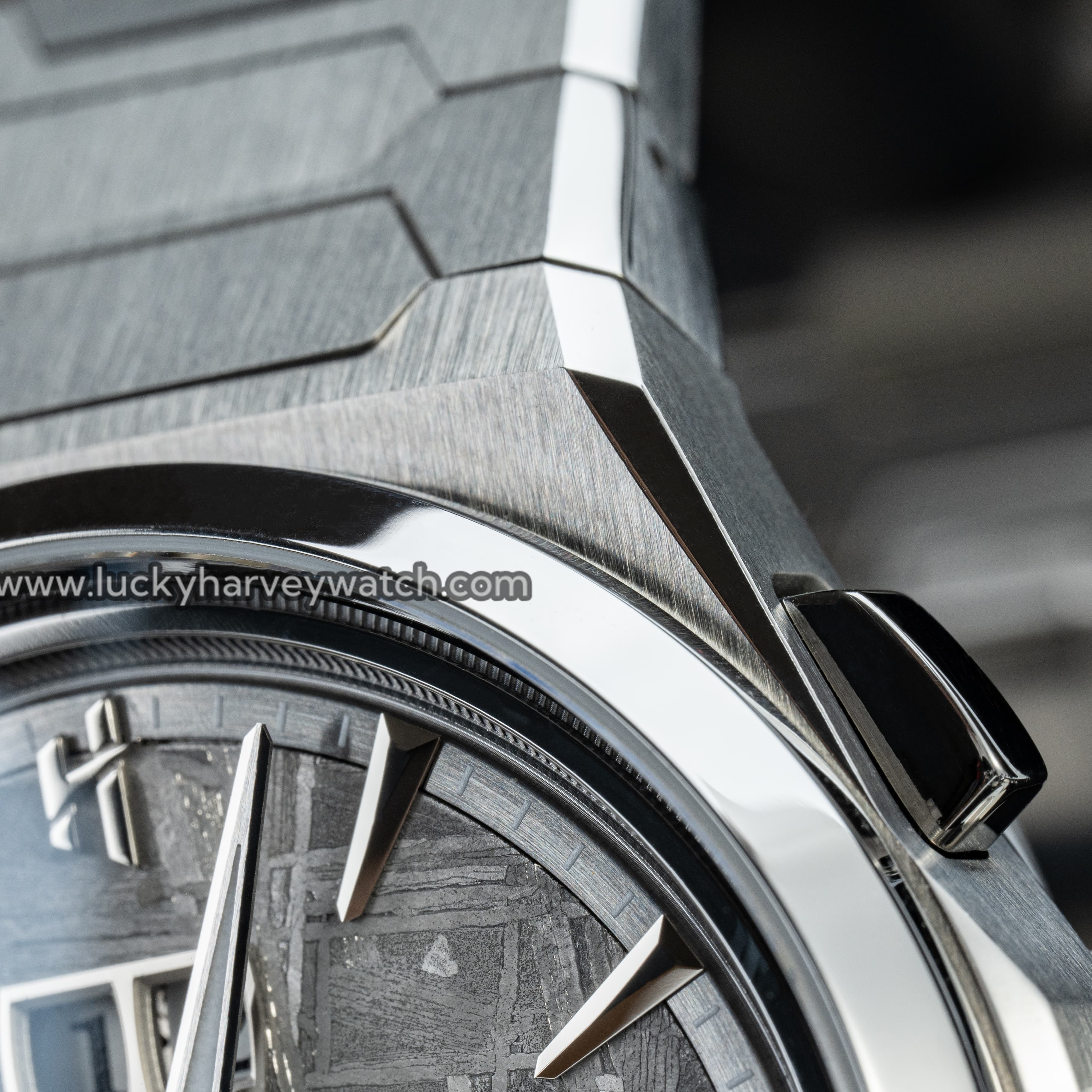 Lucky Harvey Meteorite Chiming Watch 
Polished chamfer display
